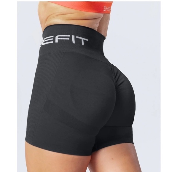 Shefit Seamless Scrunch Bootie High-Rise Bike Workout Shorts Black - Picture 2 of 16